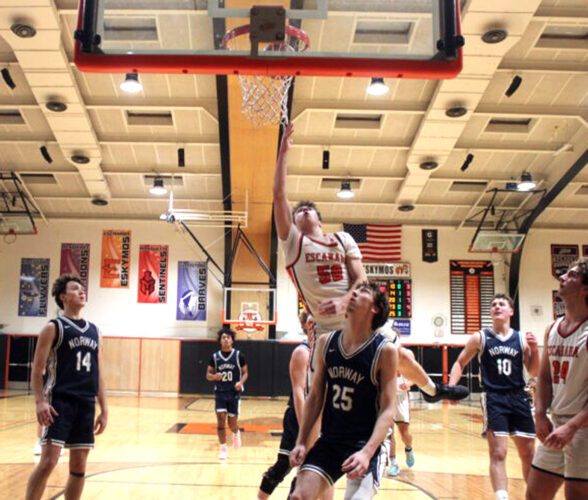 Eskymos get past Knights 49